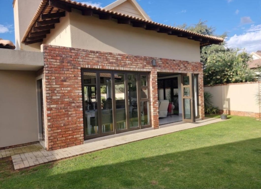 4 Bedroom Property for Sale in Wilkoppies North West